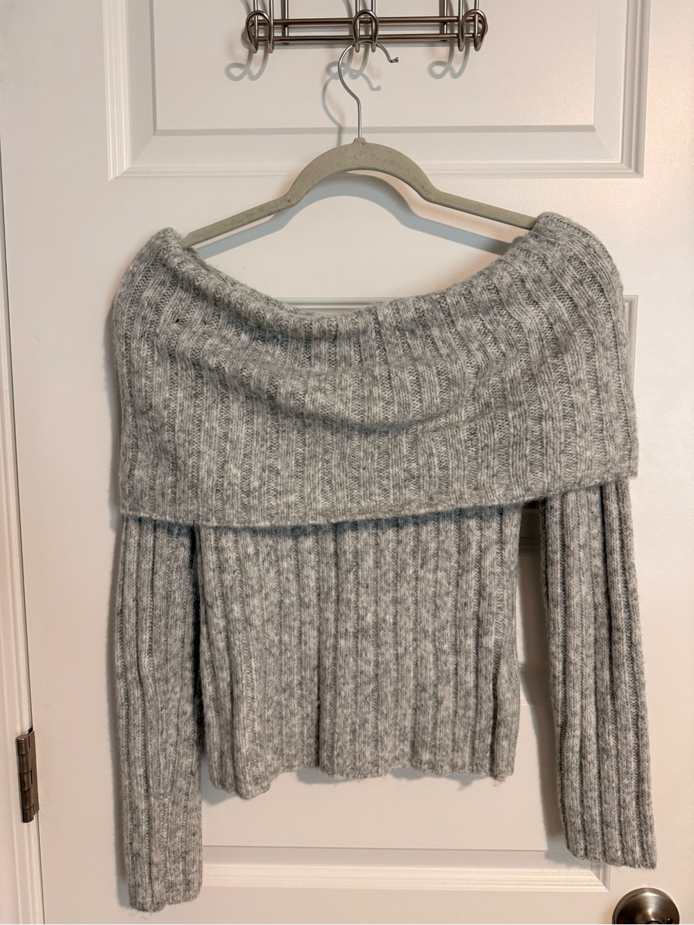 Abercrombie & Fitch Ribbed Foldover Off-The-Shoulder Sweater Gray Small